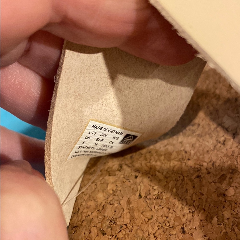 Reef Women's Cream Sandals NWOT - Picture 5 of 5